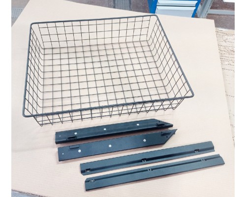 Гардеробная с выдвижными сетчатыми корзинами